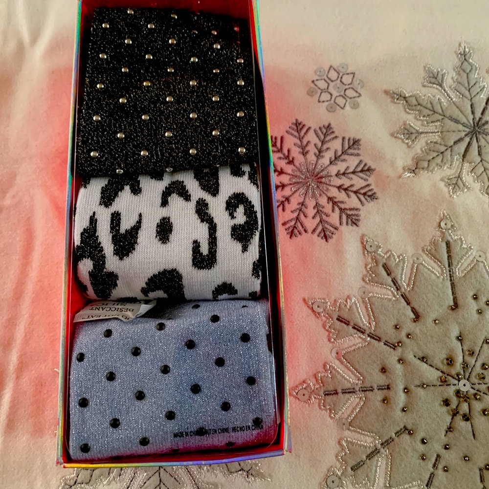 Victoria’s Secret Pink knee high socks